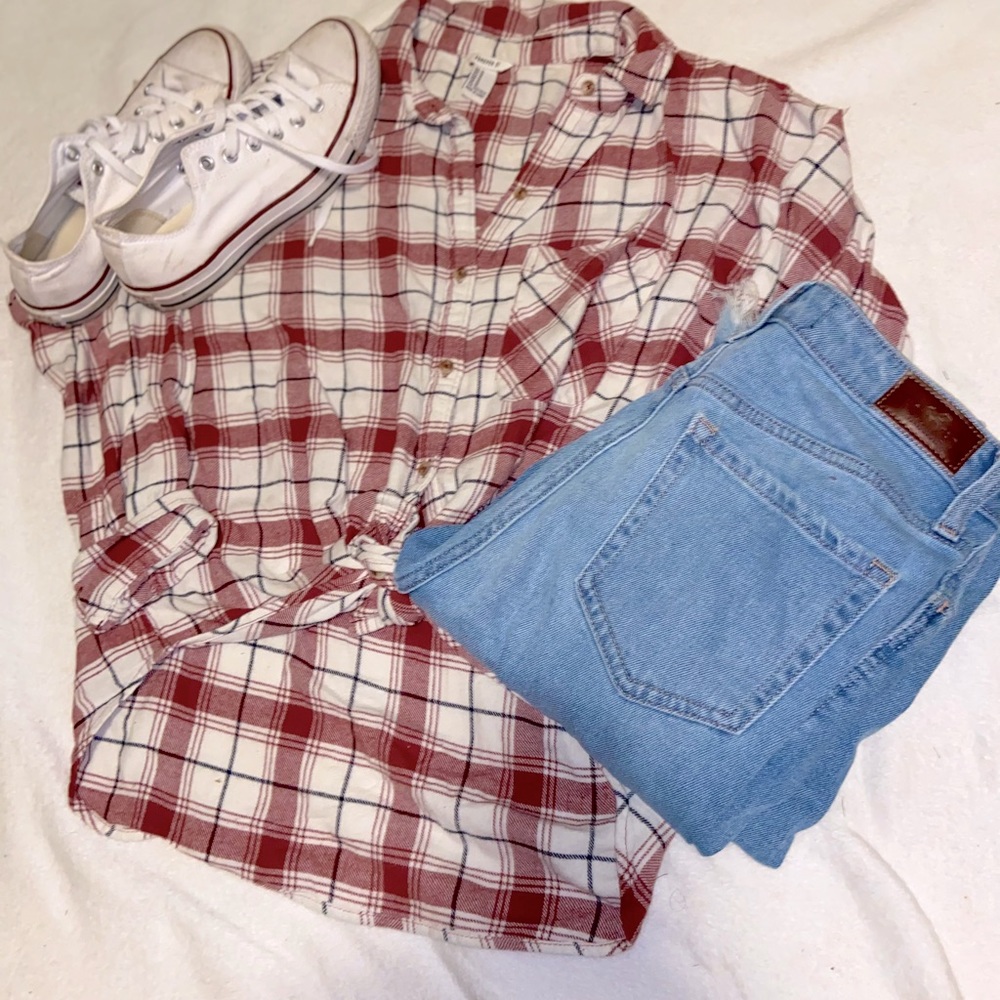 🌷4/20 Forever 21 red and white striped flannel